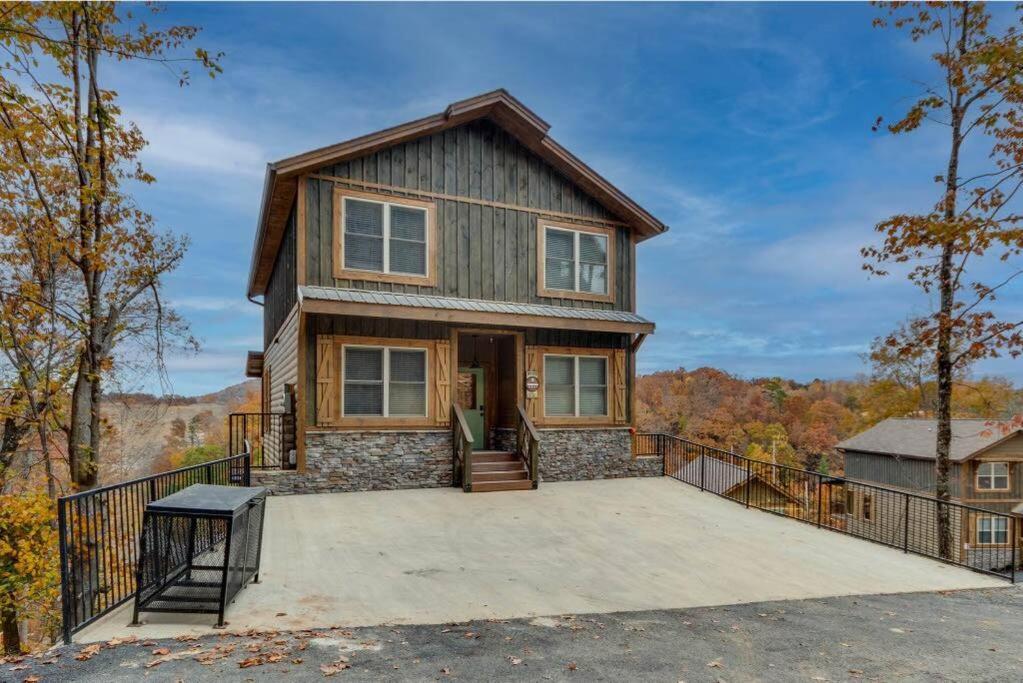 Blue Moon Ridge: Brand New Cabin! 5 Bedrooms, Pool/Hot Tub, Theatre Pigeon Forge Esterno foto