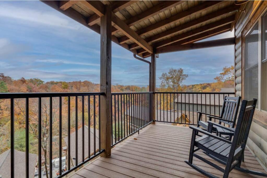 Blue Moon Ridge: Brand New Cabin! 5 Bedrooms, Pool/Hot Tub, Theatre Pigeon Forge Esterno foto