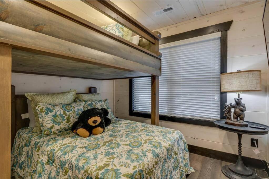 Blue Moon Ridge: Brand New Cabin! 5 Bedrooms, Pool/Hot Tub, Theatre Pigeon Forge Esterno foto