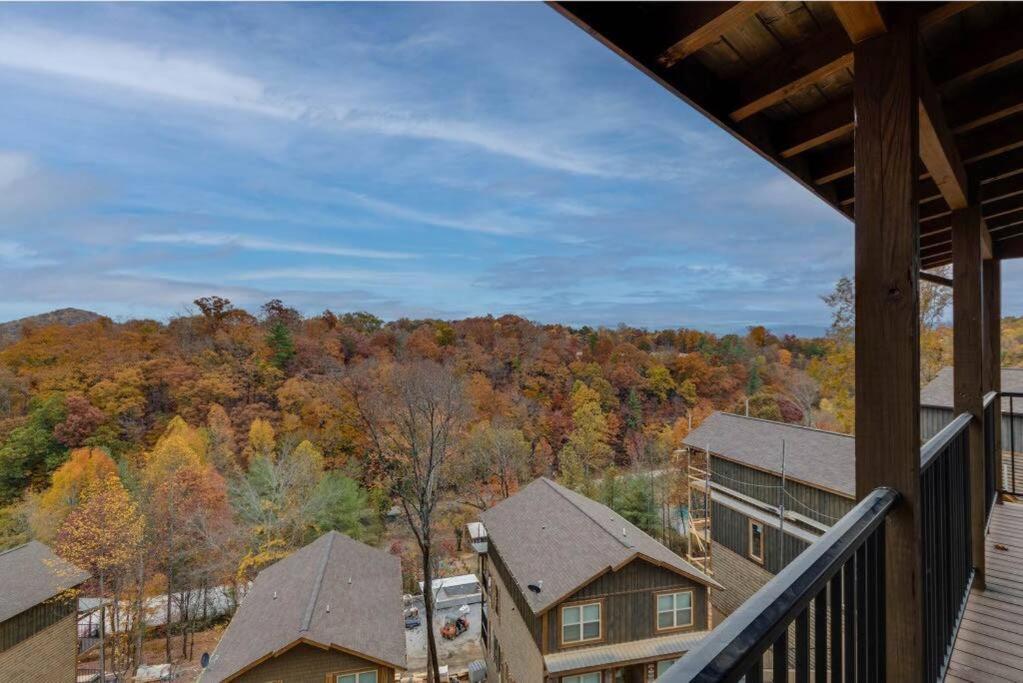 Blue Moon Ridge: Brand New Cabin! 5 Bedrooms, Pool/Hot Tub, Theatre Pigeon Forge Esterno foto