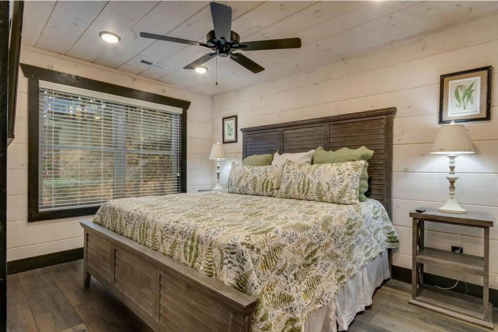 Blue Moon Ridge: Brand New Cabin! 5 Bedrooms, Pool/Hot Tub, Theatre Pigeon Forge Esterno foto