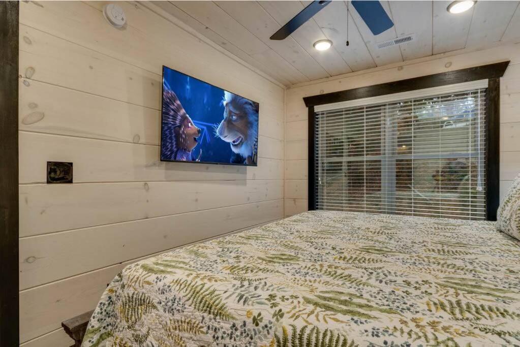 Blue Moon Ridge: Brand New Cabin! 5 Bedrooms, Pool/Hot Tub, Theatre Pigeon Forge Esterno foto