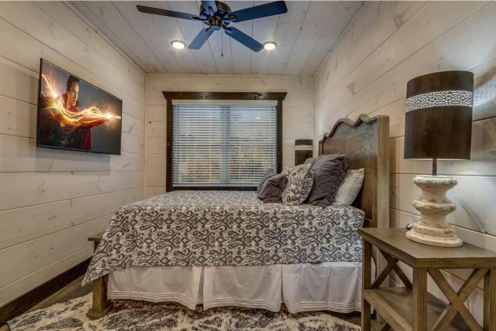 Blue Moon Ridge: Brand New Cabin! 5 Bedrooms, Pool/Hot Tub, Theatre Pigeon Forge Esterno foto