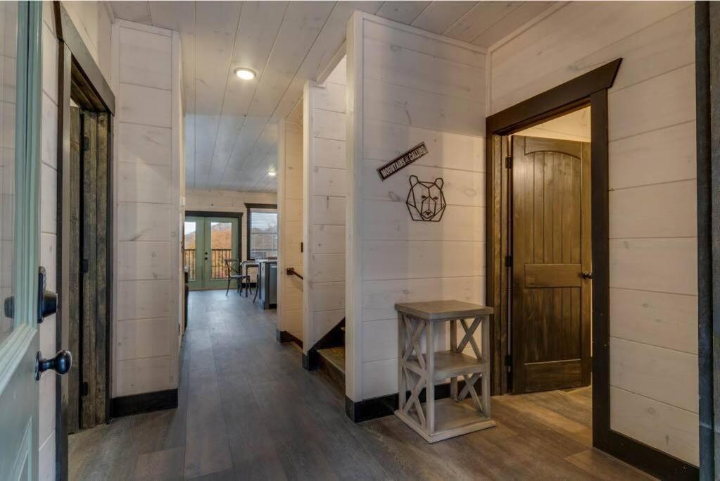 Blue Moon Ridge: Brand New Cabin! 5 Bedrooms, Pool/Hot Tub, Theatre Pigeon Forge Esterno foto