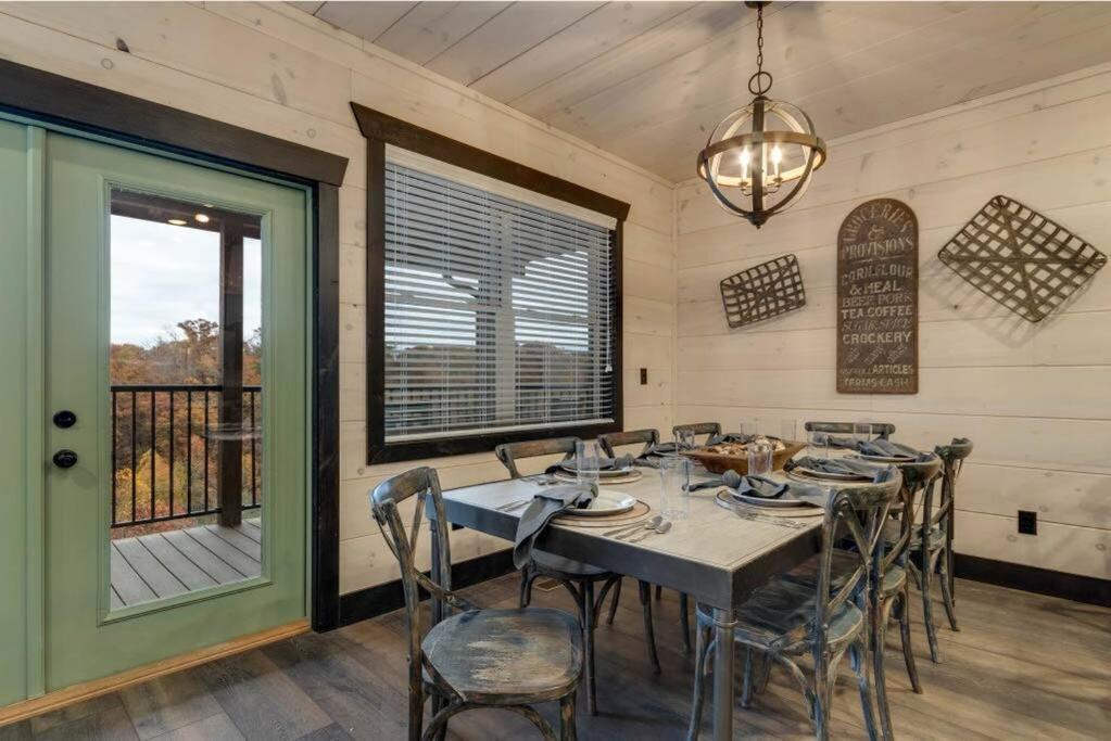 Blue Moon Ridge: Brand New Cabin! 5 Bedrooms, Pool/Hot Tub, Theatre Pigeon Forge Esterno foto